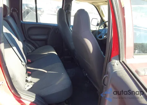 2003 Jeep Liberty Sport z USA, uszkodzony, nr VIN 1J4GL48K63W525787